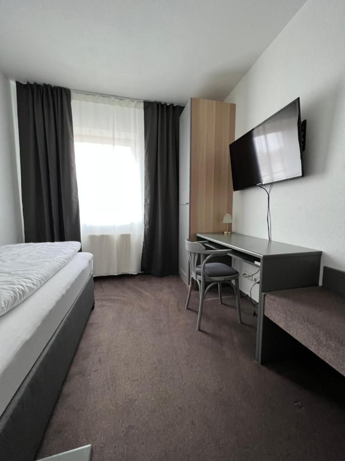 Hotel Abtshof Halberstadt Bagian luar foto