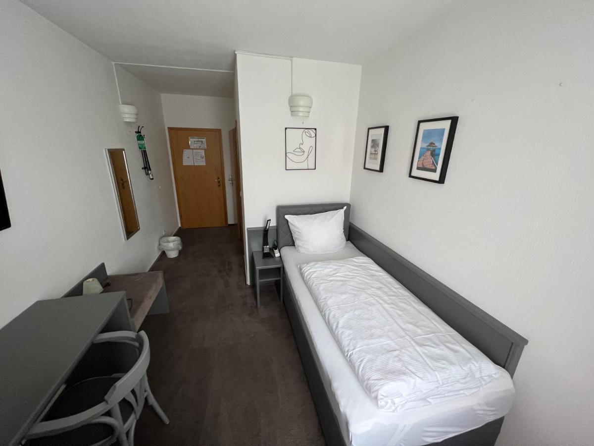 Hotel Abtshof Halberstadt Bagian luar foto