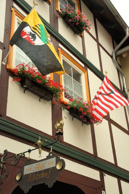 Hotel Abtshof Halberstadt Bagian luar foto