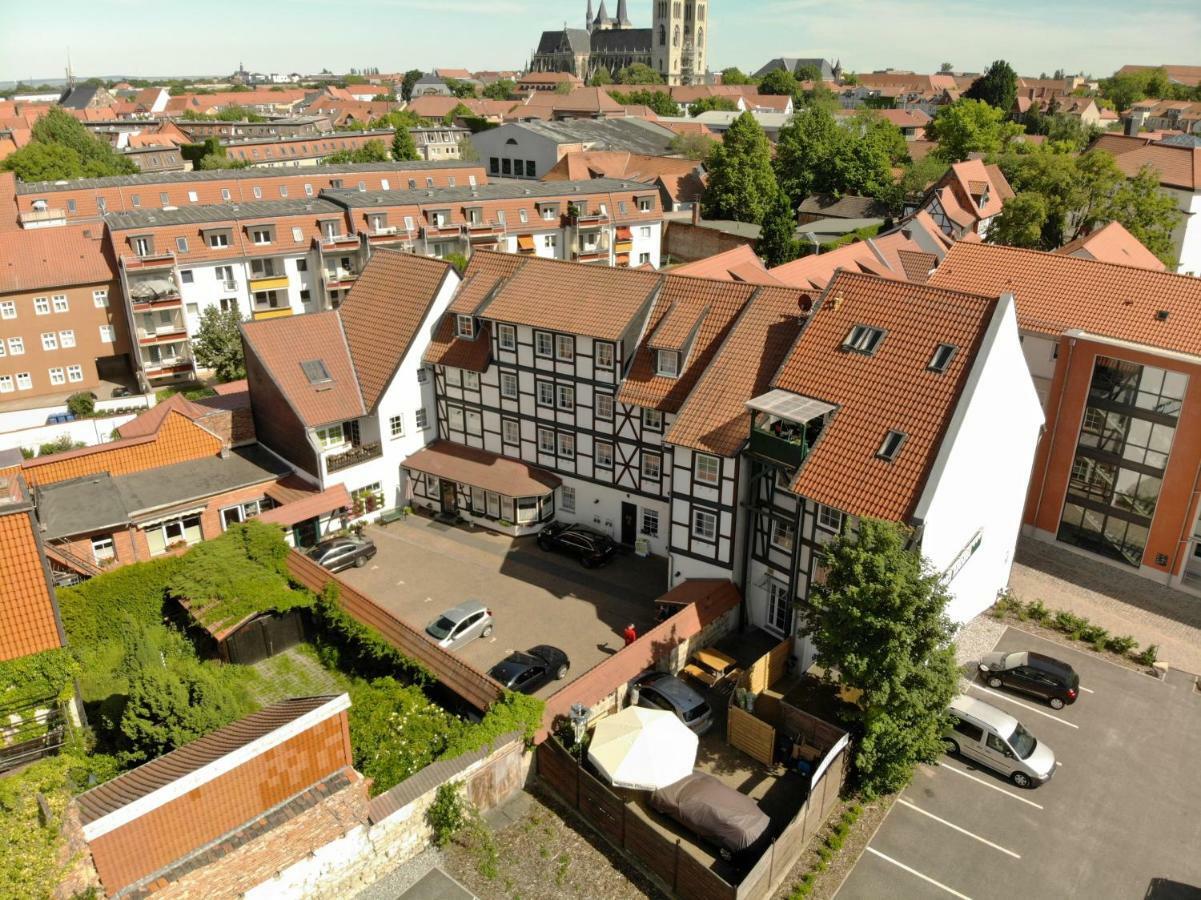 Hotel Abtshof Halberstadt Bagian luar foto